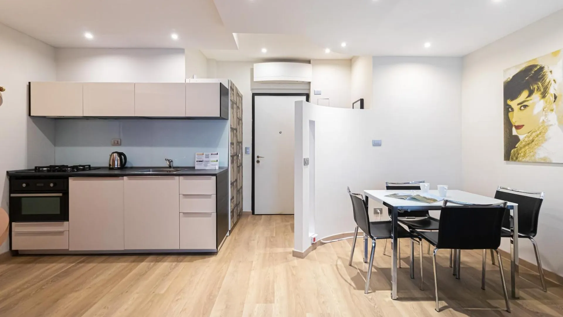 Italianway-Gian Galeazzo Apartment Milan 0*,